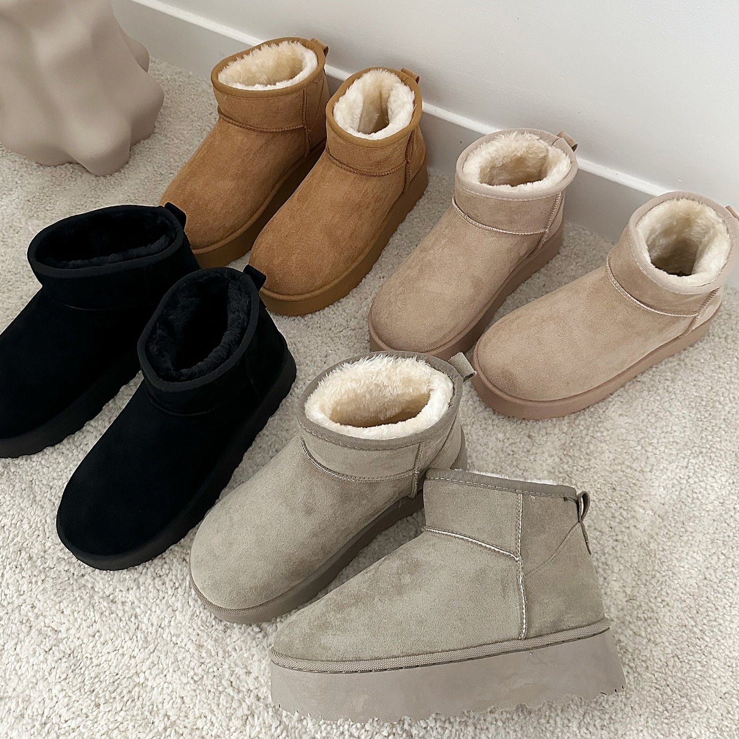 Botine confortabile și elegante pentru o plimbare fără oboseală